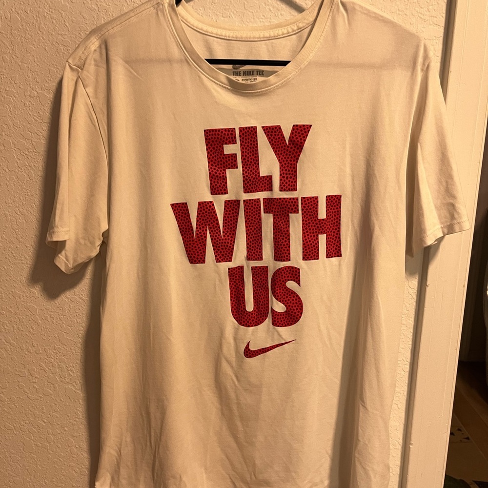 Nike Men's Tee in White with Red Graphic